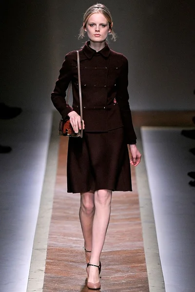 Look 11